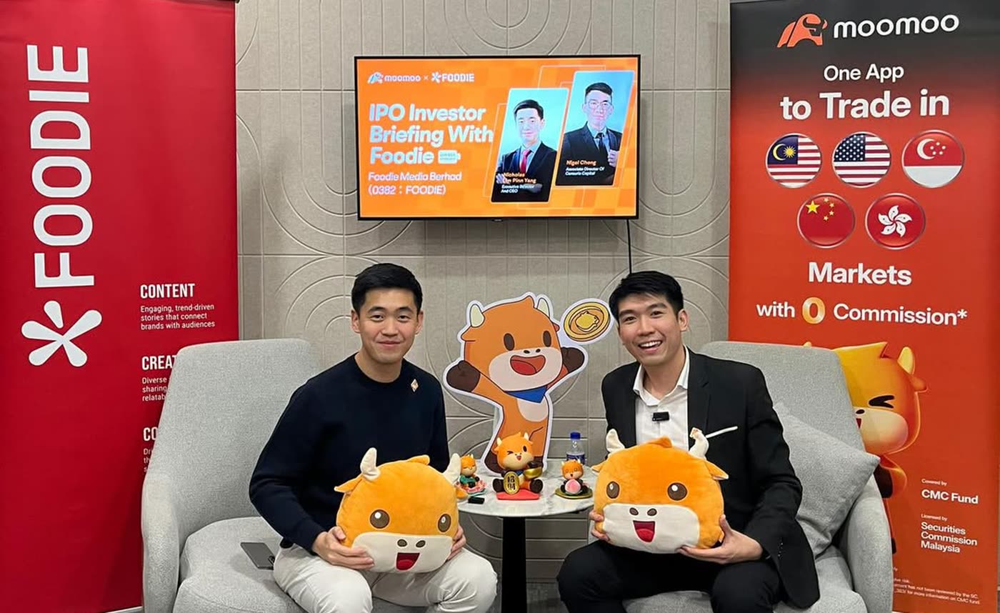 Nigel Chong with Foodie Media Berhad CEO Nicholas Lim Pinn Yang at the moomoo IPO investor briefing